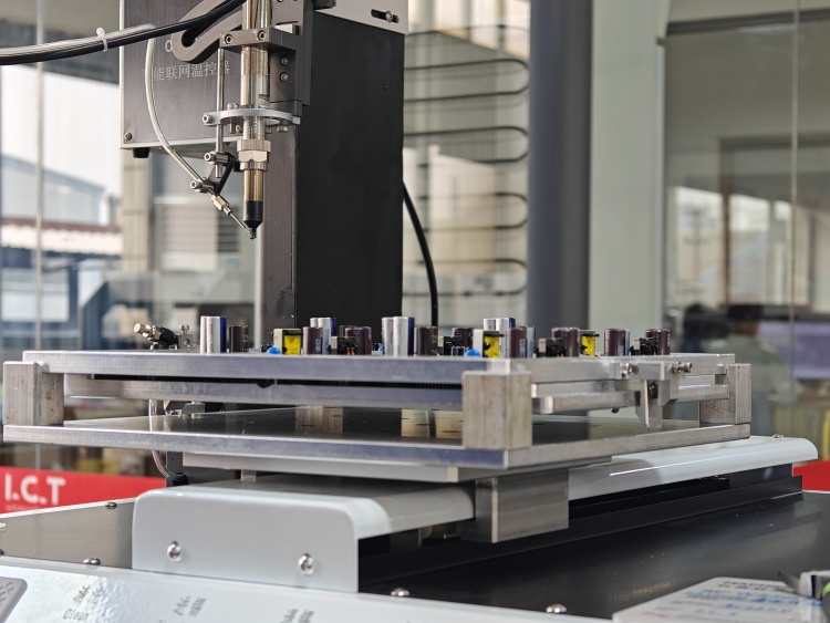 نمونه تست ربات لحیم کاری ICT 02