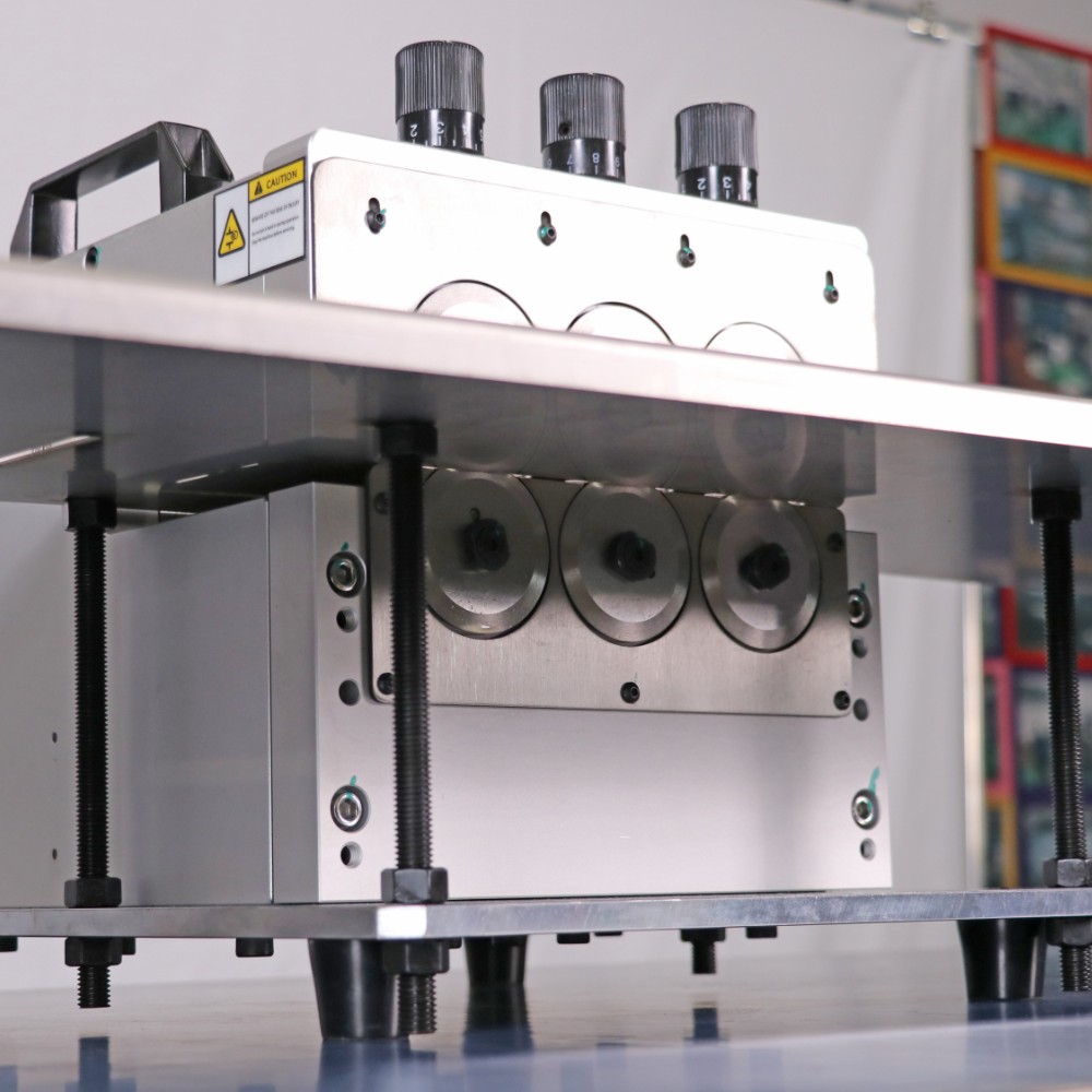 ICT-MLS1200 | جداکننده LED چند تیغه 