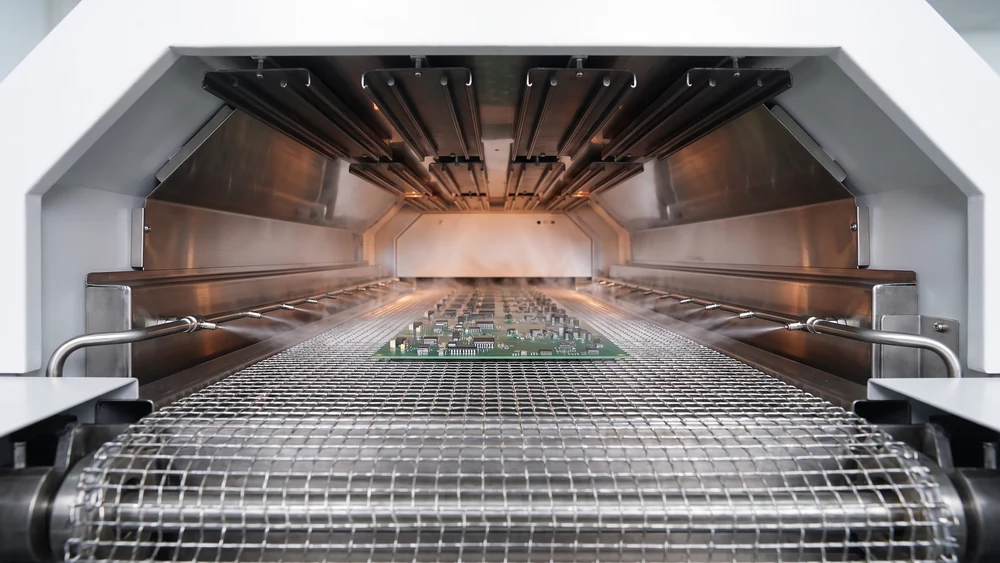 nitrogen-atmosphere-reflow-oven-tunnel-interior.webp